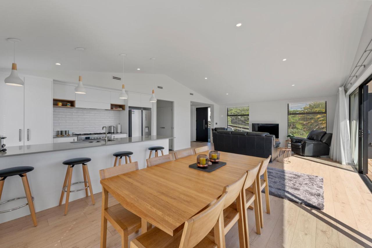 Lakeview Terrace - Taupo Holiday Home المظهر الخارجي الصورة