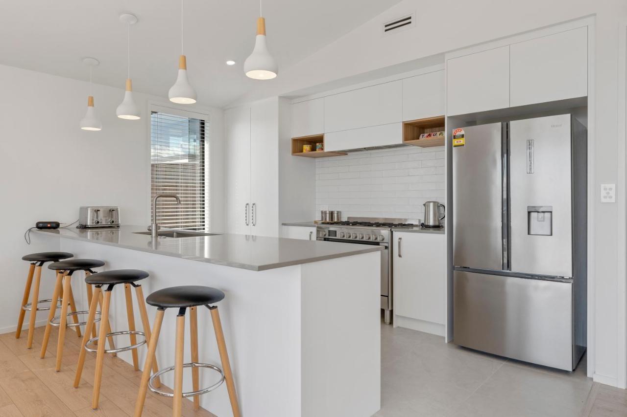 Lakeview Terrace - Taupo Holiday Home المظهر الخارجي الصورة